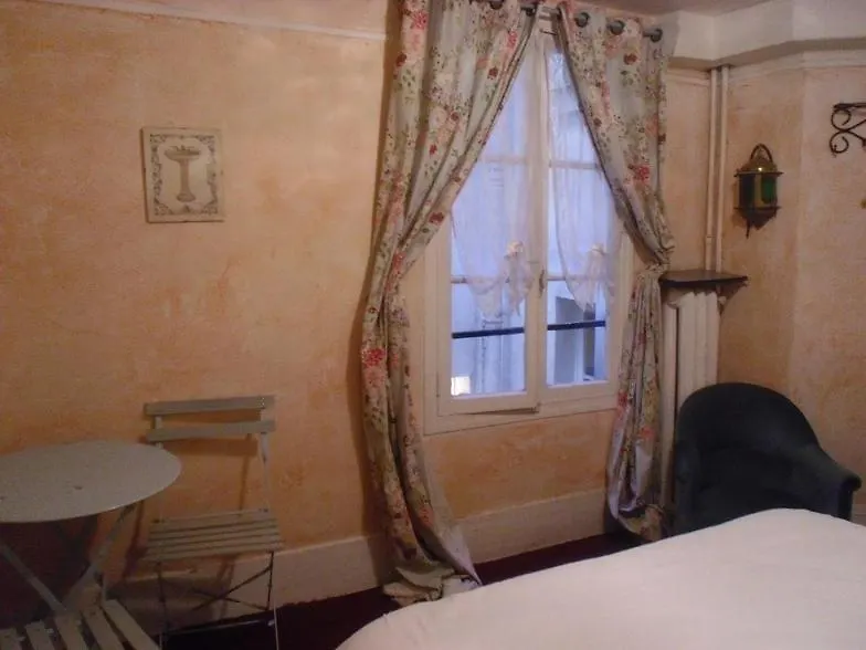 De Lille Louvre Otel 2*