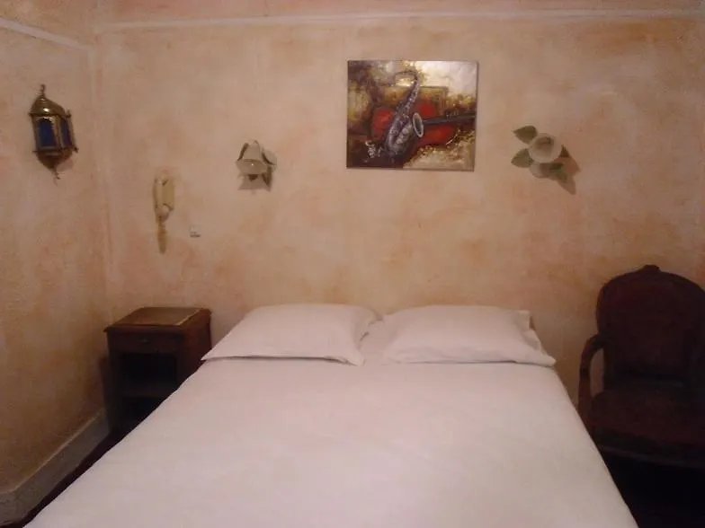 Otel De Lille Louvre Paris