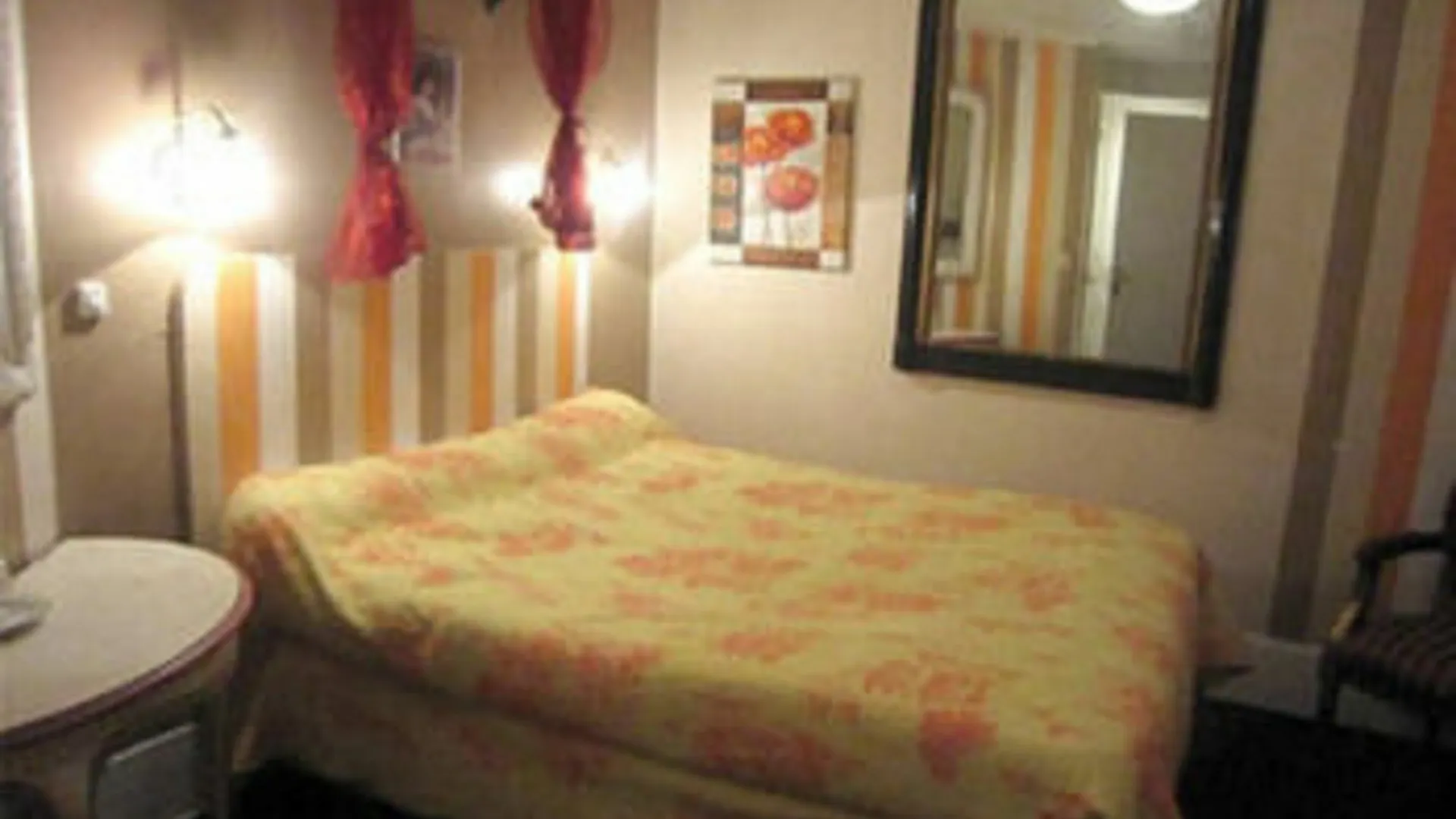De Lille Louvre Otel 2*