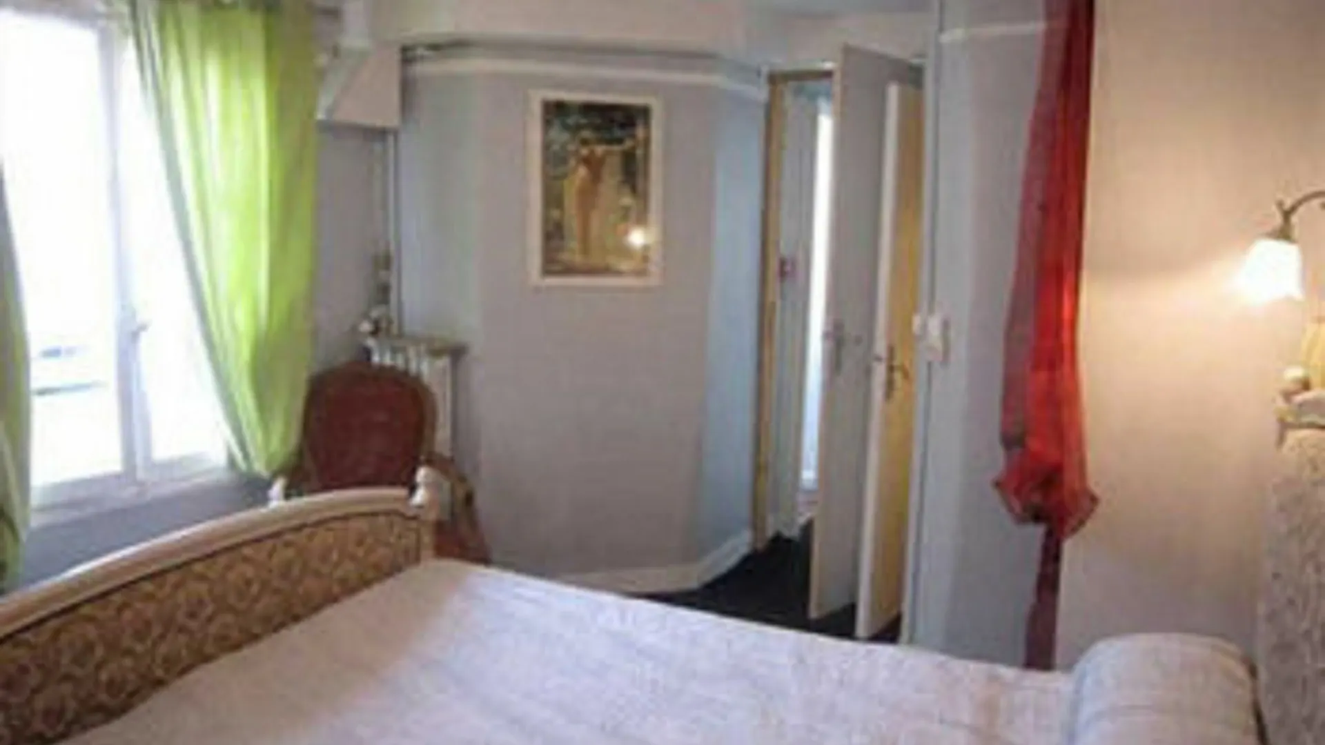Hotell De Lille Louvre 2*
