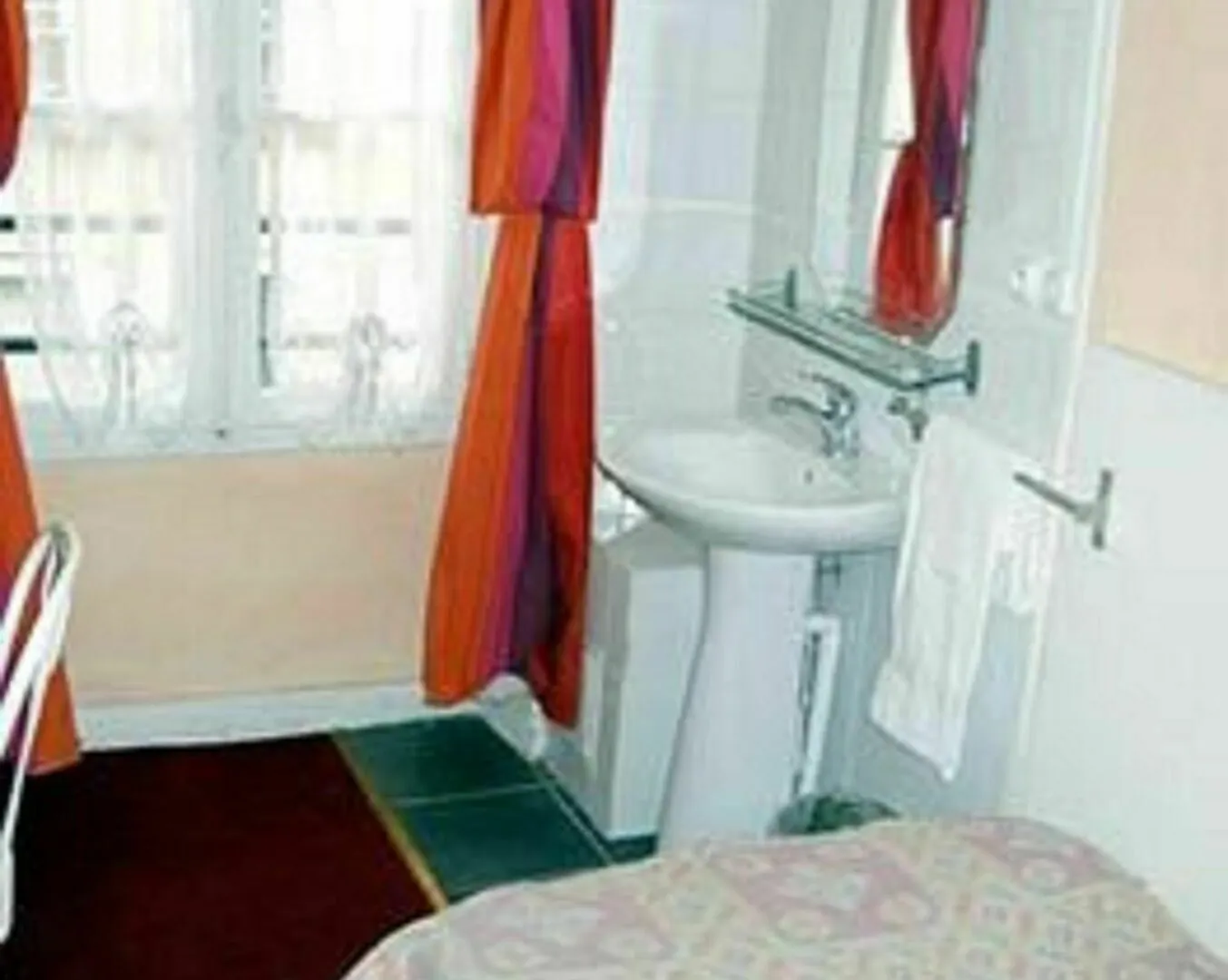 Hotell De Lille Louvre 2*