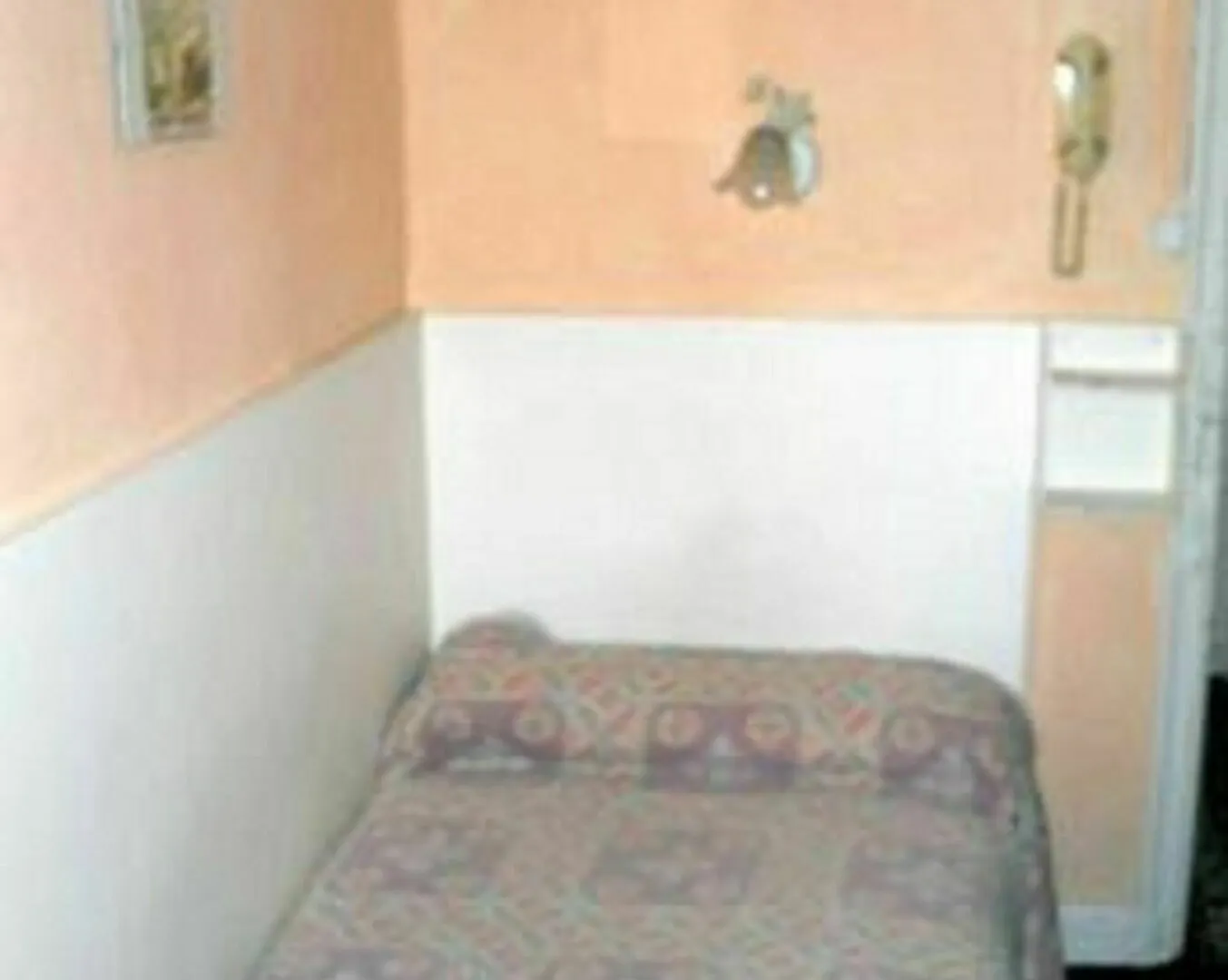 De Lille Louvre Hotel 2*