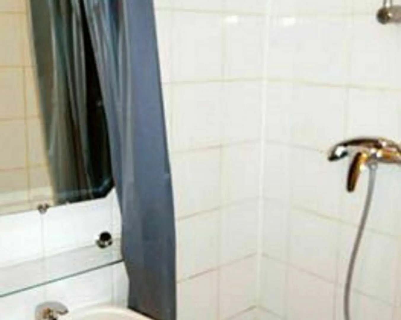 De Lille Louvre Hotel 2*